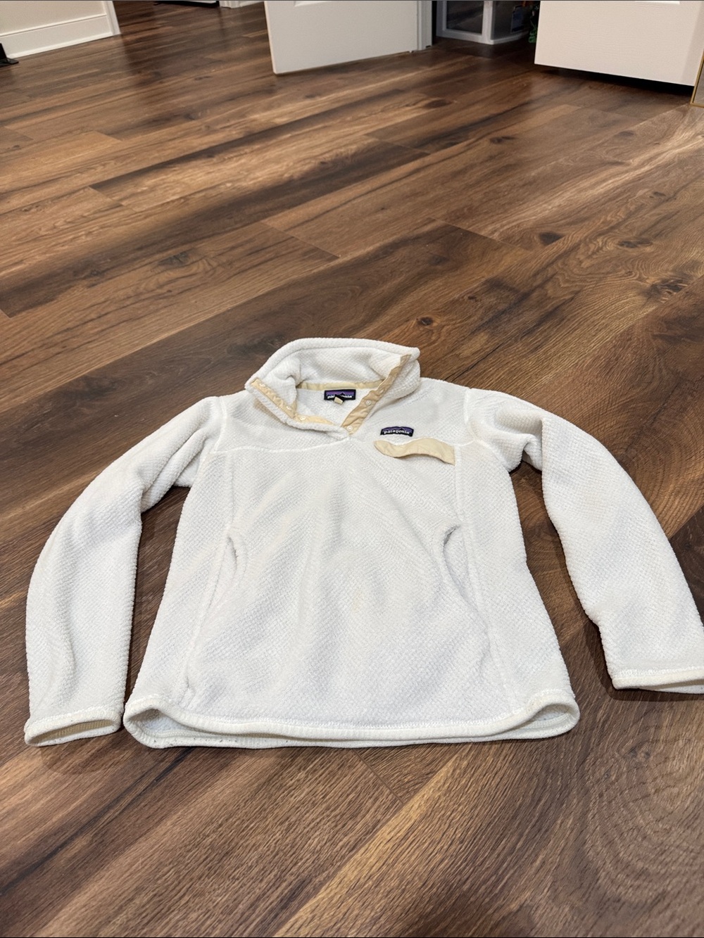 Patagonia Cream Women's Fleece Pullover with Snap Collar